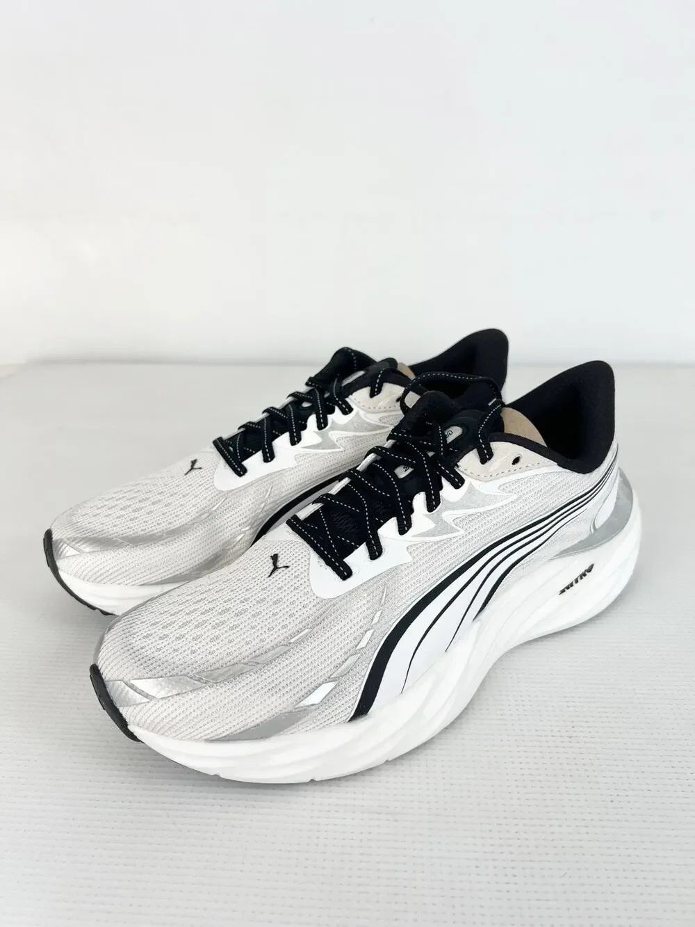 PUMA Velocity NITRO 4 White Black Athletic Shoes / 311141 02 / Womens Size 9 New